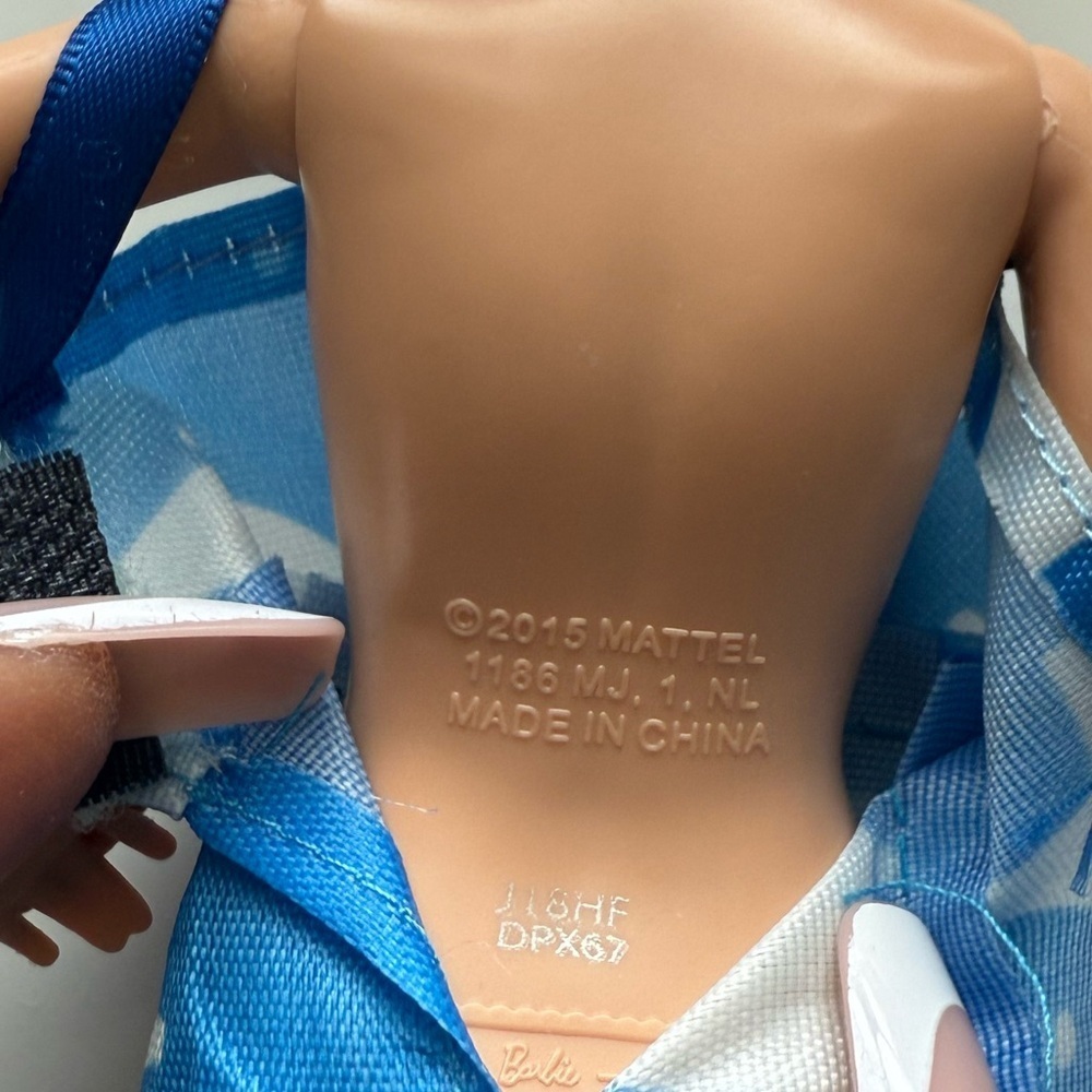 2015 Mattel Barbie doll with blonde hair and blue eyes, wearing a blue dress - Picture 4 of 7